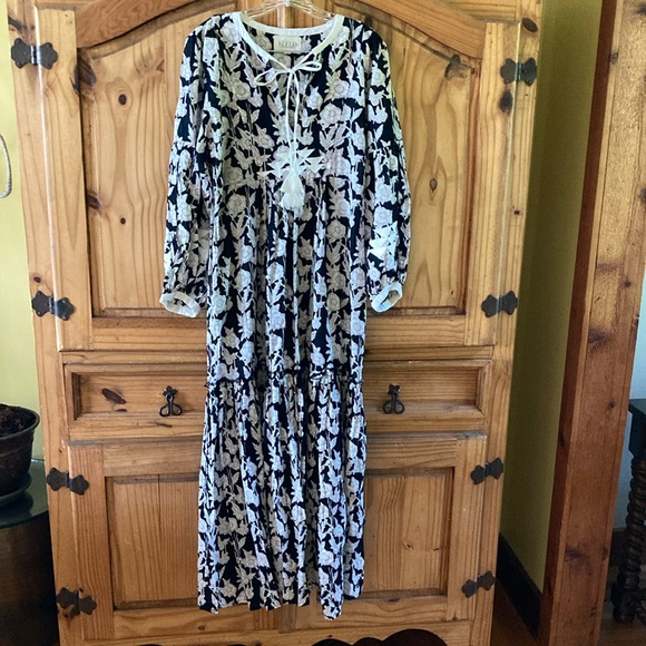 Women’s KLEED black white flower long sleeve maxi dress size S - Picture 1 of 10